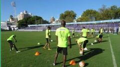 Nacional, entrenando en el estadio de Defensor Sporting.