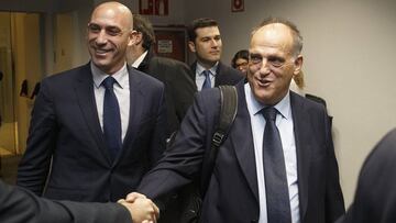 Los art¨ªculos que podr¨ªan favorecer a la RFEF y al Madrid que se cambiaron en la Ley del Deporte