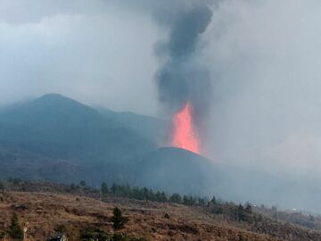 Día 23 de septiembre, el volcán en erupción.