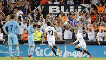 Rodrigo celebra el primer gol de la temporada 2018/19 en Mestalla. 