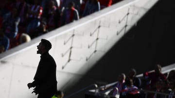 Diego Simeone during the league game against Betis. 