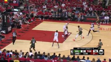 A vueltas con los 'viajes' de Anteto: el banquillo rival protestó pasos y la red duda