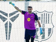 Entre la presión de líder y el reto de Champions, el Barça se mide a un Espanyol en caída libre pero con orgullo intacto.