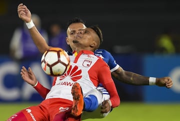 El Campín volvió a ser el escenario de un clásico histórico. Santa Fe y Millonarios tuvieron que irse hasta los penales para definir el clasificado a los cuartos de final de la Copa Sudamericana, serie en la que ganó el equipo cardenal.