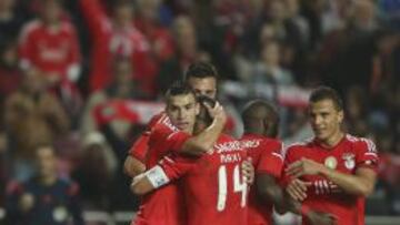 Gait&aacute;n celebra su gol.