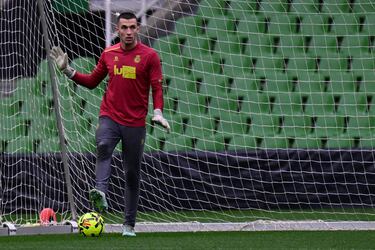 Oficial: Plamen Andreev rompe con el Racing para irse al Lech Poznan