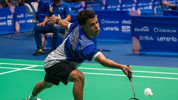 El badmintonista salvadoreño Uriel Canjura aseguró la primera medalla para su país en los Juegos Panamericanos de Santiago 2023 al avanzar a semifinales.