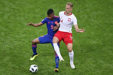Mateus Uribe destaca en su debut mundialista