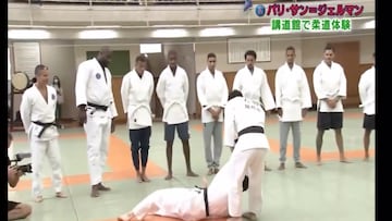 Será viral: La cara de Mbappé al ver una llave de Judo