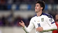 Vlahovic poised to leave Fiorentina to join Atlético Madrid on a free transfer