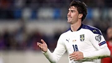 Vlahovic poised to leave Fiorentina to join Atlético Madrid on a free transfer