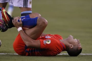 Tras 120 minutos infartantes, la Roja se quedó con el título tras superar por penales a la Albiceleste. Bravo fue el héroe chileno y Messi el villano argentino.