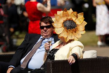 Ascot vuelve lleno de looks extravagantes y mucho glamour