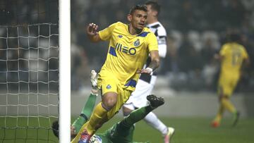 Tiquinho Soares, delantero del Oporto, celebra el gol de la victoria de su equipo ante el Boavista (0-1).