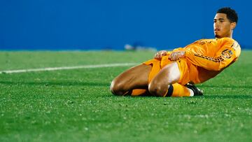 TOPSHOT - Real Madrid's English midfielder #05 Jude Bellingham reacts during the Spanish league football match between Club Deportivo Leganes SAD and Real Madrid CF at the Estadio Municipal Butarque in Leganes on November 24, 2024. (Photo by OSCAR DEL POZO / AFP)