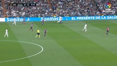 La jugada de Vinicius que Piqué fulminó con un preciso rechace