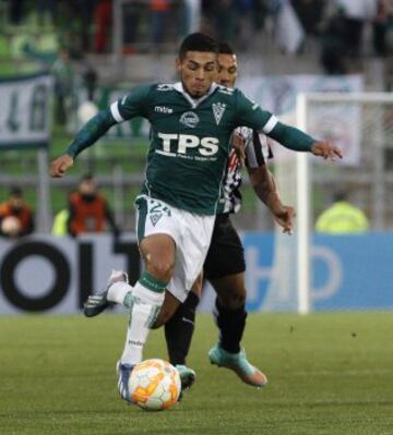 El joven de 19 años juega de defensa en Santiago Wanderers. Estuvo en 8 partidos del Torneo de Apertura, y sumó 538 minutos.