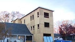 Neighbors outraged by the monstrous 3-story house built in the middle of a picturesque neighborhood: “It has no place here”