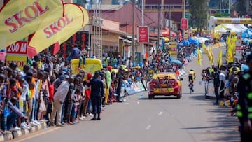 Mueren dos personas tras salirse un coche de la caravana del Tour de Ruanda
