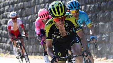 Simon Yates tira de Miguel Ángel López y Daniel Martínez en la subida al Col de Turini en la séptima etapa de la París-Niza 2019.