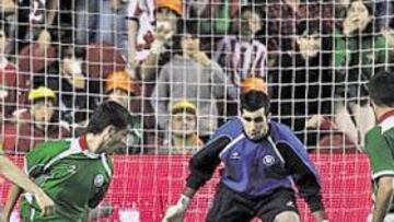<b>SEGURO. </b>El mejor jugador de la selección de Euskadi fue el portero del Athletic, Lafuente.