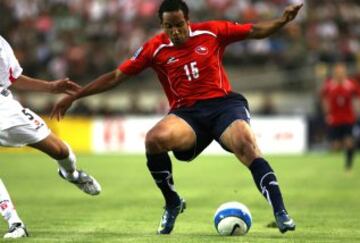 Tal como Garcés, Beausejour tampoco fue considerado para el Sudamericano 2003, donde fueron Valdivia, Jiménez, Pinilla entre otros. 