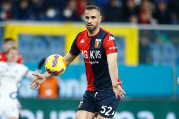 El último club de Nikola Maksimovic fue el Genoa. Desde que terminó su contrato no ha estado vinculado a otra institución. Actualmente tiene un valor de 1.5 millones de dólares según lo publicado en Transfermarkt.