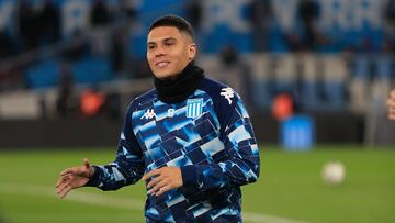 Juan Fernando Quintero antes del partido ante Gimnasia.