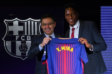 Yerry Mina presentado presentado en el Barcelona en el Camp Nou