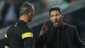 Simeone, con Kuipers.