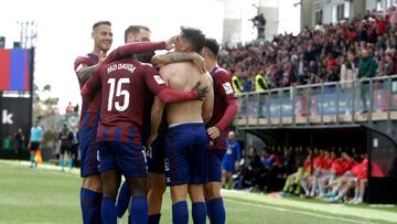 Dumic y Juanto acaban con el Racing de Ferrol en diez minutos