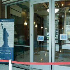 This is how the new appointment system for USCIS immigration procedures works