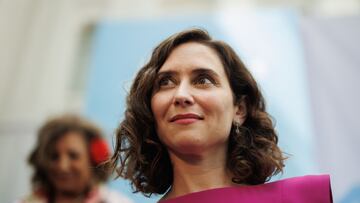 La presidenta de la Comunidad de Madrid, Isabel Díaz Ayuso, durante la entrega de medallas de la ciudad de Madrid, en el Palacio de Cibeles a 15 de mayo de 2023, en Madrid, (España). Cada 15 de mayo, coincidiendo con la festividad del patrón de la ciudad, San Isidro, el Ayuntamiento concede las medallas de San Isidro a personalidades y entidades vinculadas, personal o profesionalmente, a la ciudad. En total, después de su aprobación definitiva se entregan 15 medallas de honor y de Madrid que reconocen la trayectoria y el compromiso con la ciudad de los galardonados con su mayor título honorífico.
15 MAYO 2023;AWARDS;MEDALLAS DE HONOR;MEDALLAS DE MADRID;
Alejandro Martínez Vélez / Europa Press
15/05/2023