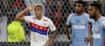 Mariano celebrates scoring against Monaco