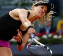 Bouchard va en serio: destroza a Kerber, número uno mundial