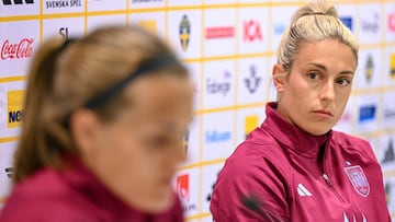 Irene Paredes y Alexia Putellas, durante una concentración de la Selección.