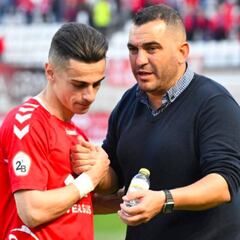 El Murcia, obligado a la toma de decisiones en el apartado deportivo