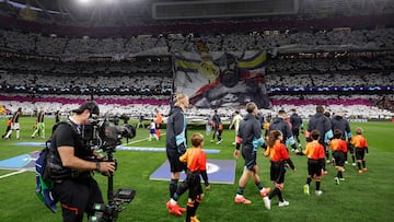 09/04/24 PARTIDO CUARTOS IDA CHAMPIONS LEAGUE REAL MADRID - MANCHESTER CITY
SALIDA AL CAMPO