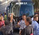 El espectacular recibimiento de la afición del Málaga al bus del equipo: "¡Sí se puede!"
