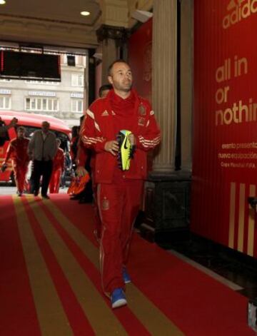 La nueva equipación de la Selección española, en imágenes