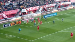 La nueva joya del Ajax: debut como titular y marca un triplete