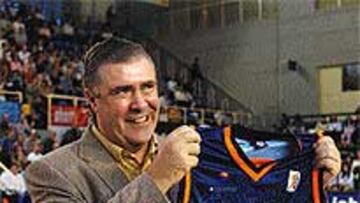 <b>EN PISTA.</B> Quintana, en su etapa de alcalde.