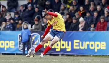 Un pésimo arbitraje provoca una bronca y el Mundial se aleja