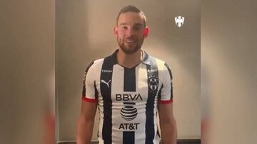 Vincent Janssen ya posó con la camiseta de Rayados