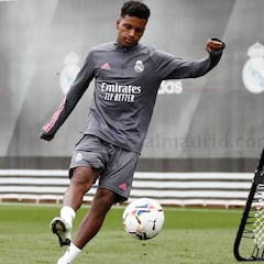 El Madrid hace ficha del primer equipo a Rodrygo: llevará el '25'