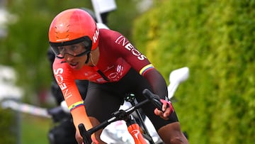 Egan Bernal en competencia con Ineos.