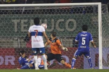 2013. Final de Copa Chile en Temuco. Católica queda con uno menos por expulsión de Gonzalo Sepúlveda y en el último minuto, Juan Ignacio Duma anota el 2-1.