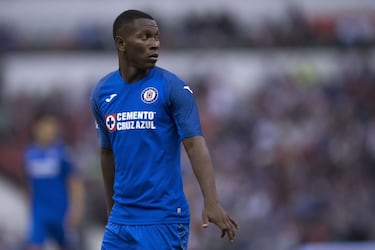 Bryan Angulo llegó al futbol mexicano para el Apertura 2019. El delantero ecuatoriano se cansó de hacer goles en su país y se unió a las filas de Cruz Azul. Con la Máquina Celeste tuvo pocas oportunidades y pasó a las filas de Xolos de Tijuana.
