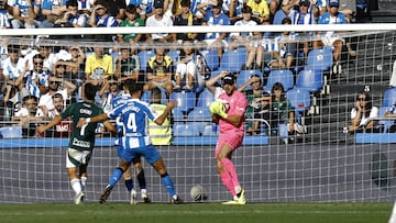Helton dejó su portería a cero en el último derbi ante el Racing de Ferrol.