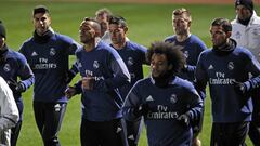 Ramos se ejercita aparte en el primer entrenamiento del Madrid
